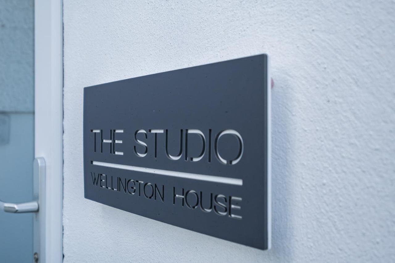 The Studio At Wellington House Apartment *